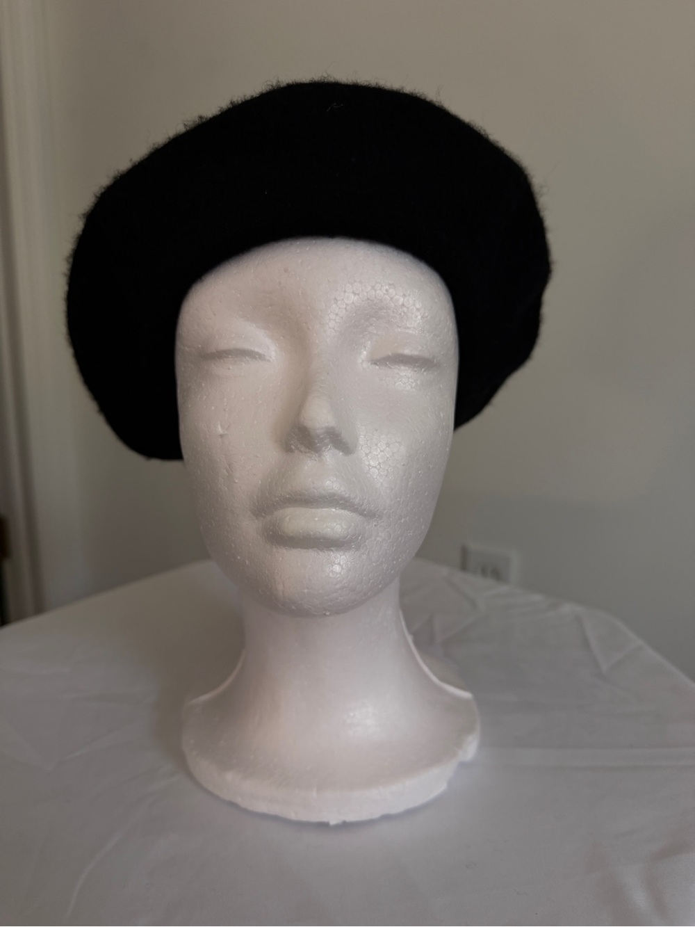 Classic Black Wool Beret - Women's Fashion Accessory